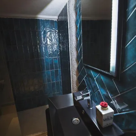 Unique Boutique Hotel For Chill/Out Getaway אכסניה