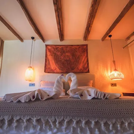 Unique Boutique Hotel For Chill/Out Getaway אכסניה