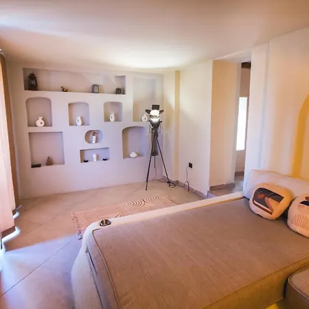 Unique Boutique Hotel For Chill/Out Getaway