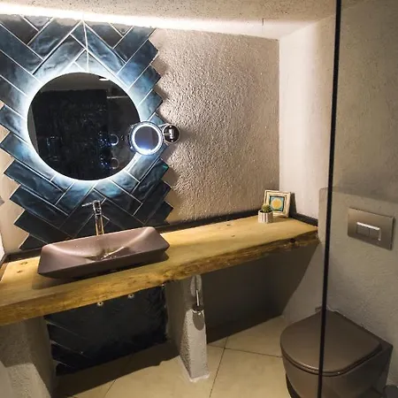 Unique Boutique Hotel For Chill/Out Getaway אכסניה